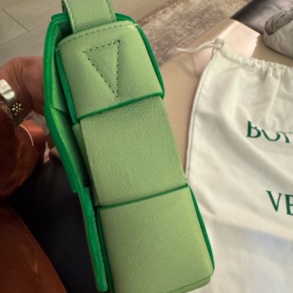 Bottega Veneta Cassette leather crossbody bag - Picture 12 of 13